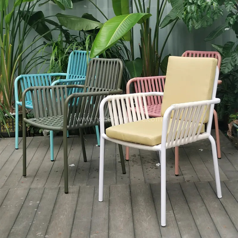 Outdoor Aluminum Frame Dining Table and Chairs
