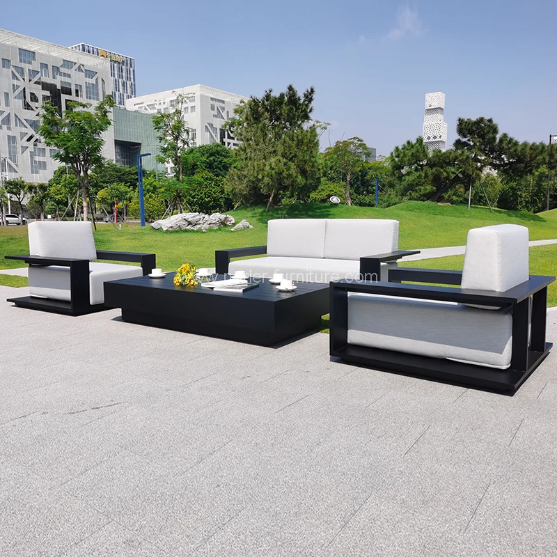 NECESTIMA Nigrum Aluminium Frame Outdoor Stibadium