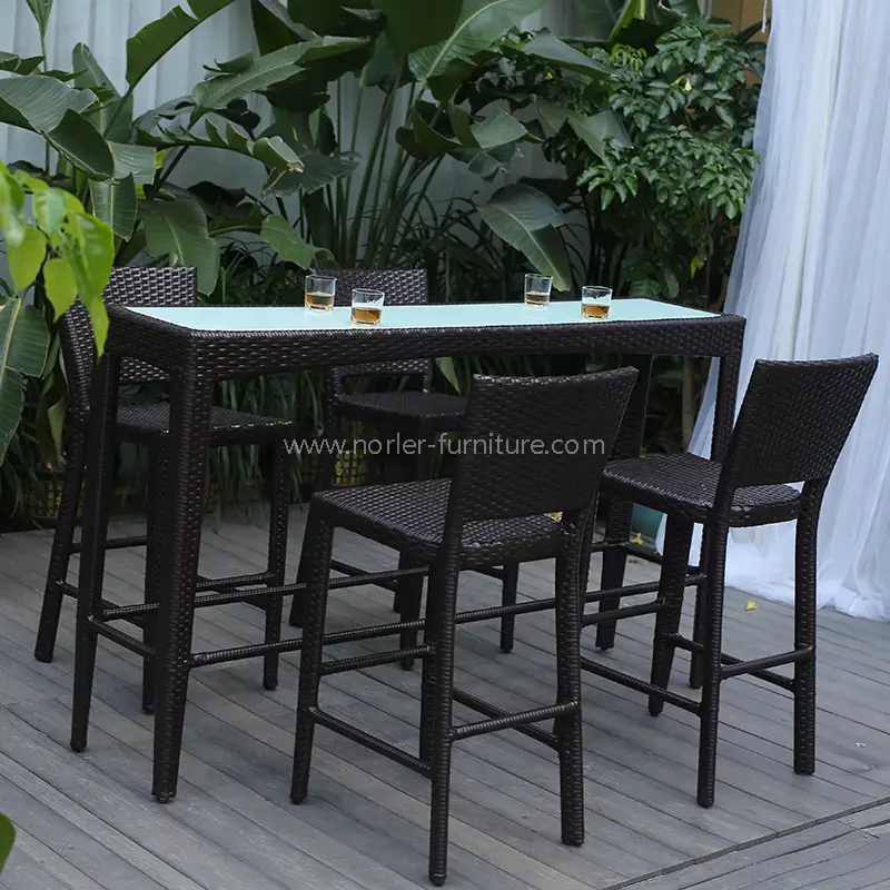 Nullam rattan princeps bar mensam et cathedras set
